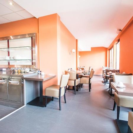 Hotel Turmfalke 24H Check In Linz Esterno foto